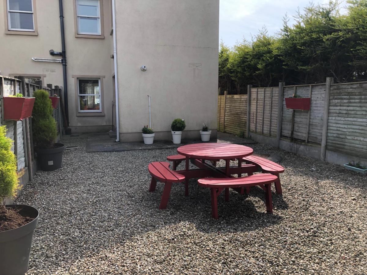 5 College Crescent Apartment Galway Ngoại thất bức ảnh