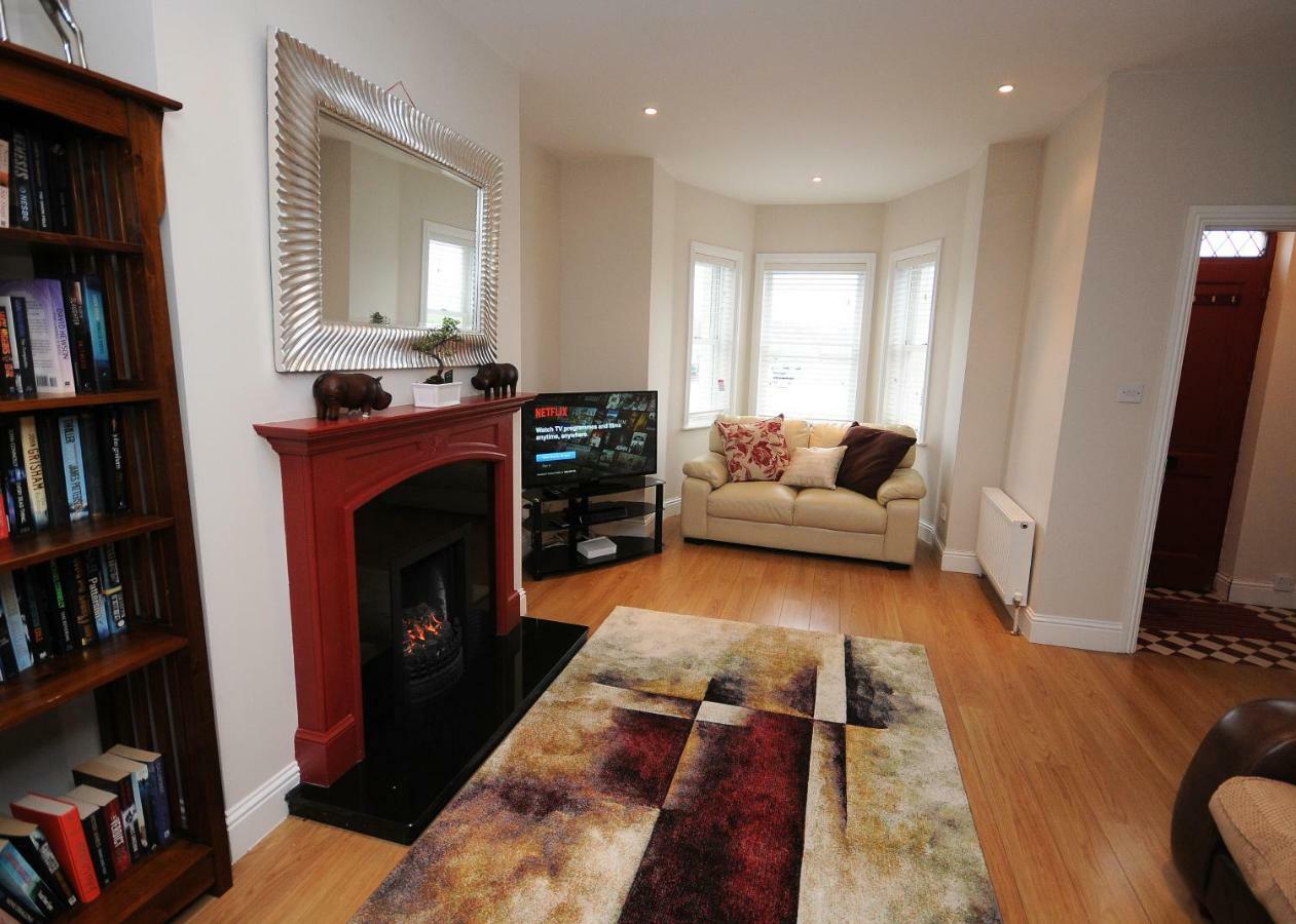 5 College Crescent Apartment Galway Ngoại thất bức ảnh