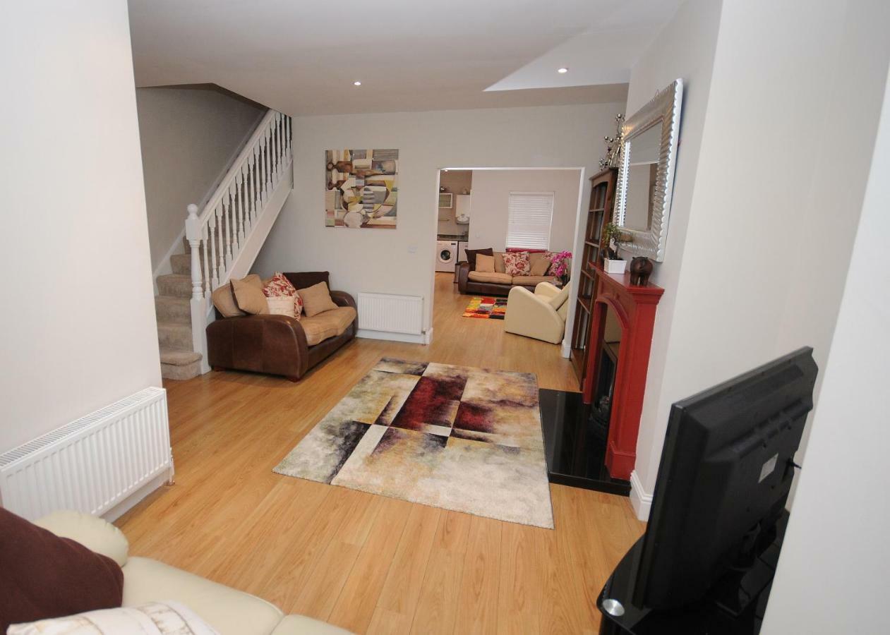 5 College Crescent Apartment Galway Ngoại thất bức ảnh